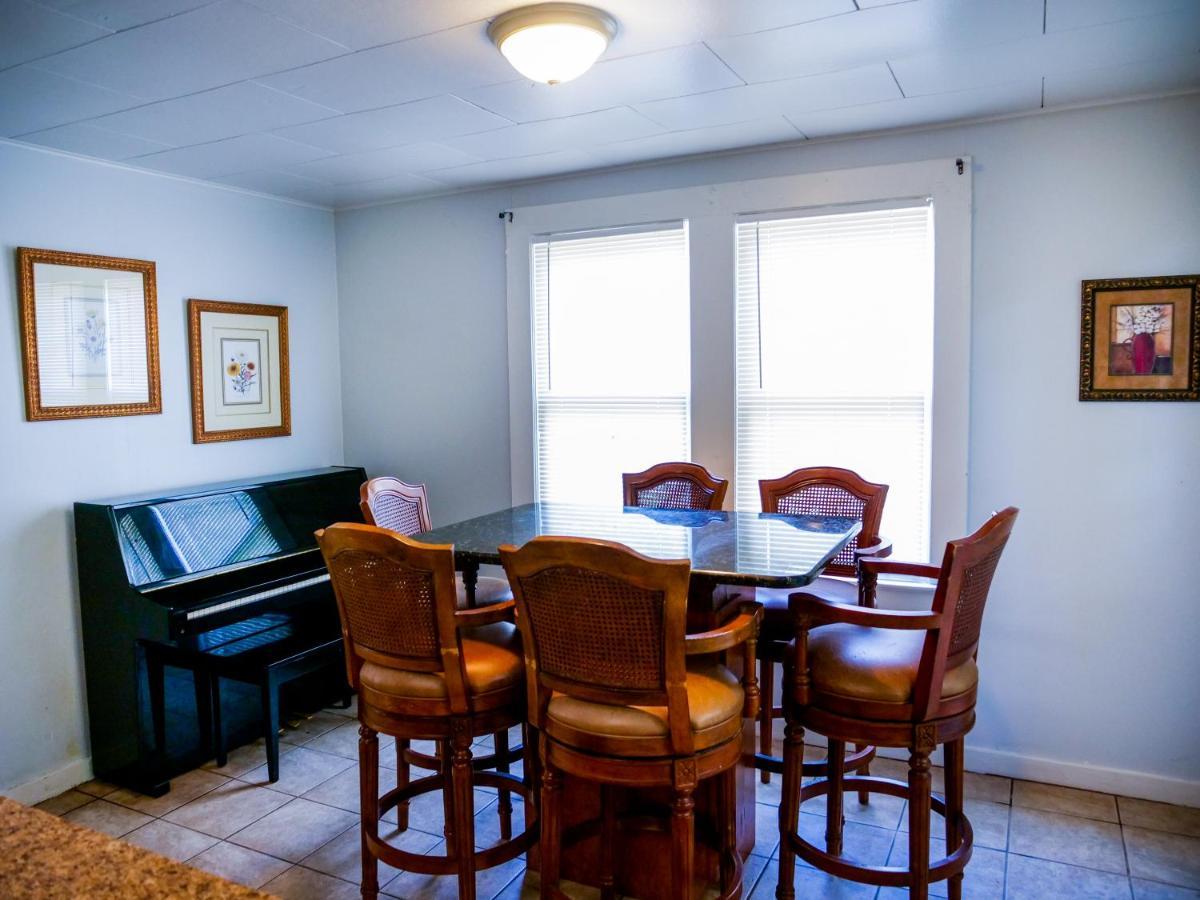 Private Home In Ocala With Fenced Yard, Piano, Central Location, Pets Welcome エクステリア 写真