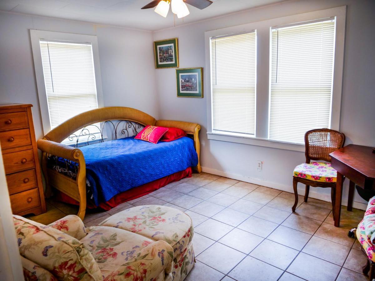 Private Home In Ocala With Fenced Yard, Piano, Central Location, Pets Welcome エクステリア 写真