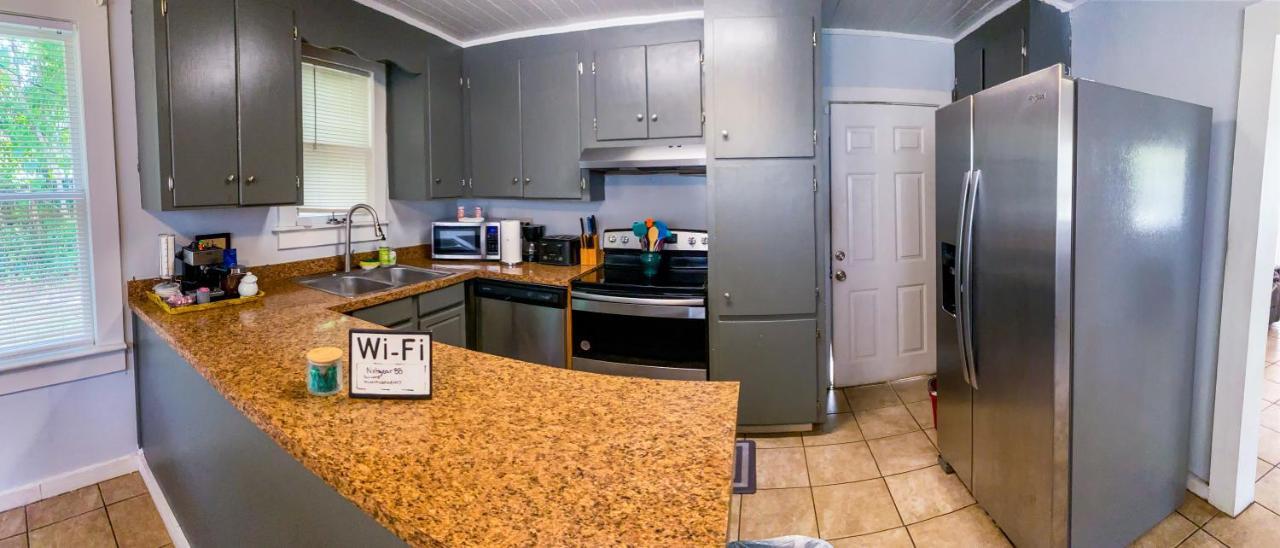 Private Home In Ocala With Fenced Yard, Piano, Central Location, Pets Welcome エクステリア 写真