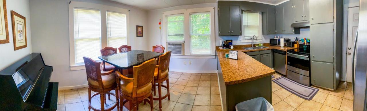 Private Home In Ocala With Fenced Yard, Piano, Central Location, Pets Welcome エクステリア 写真